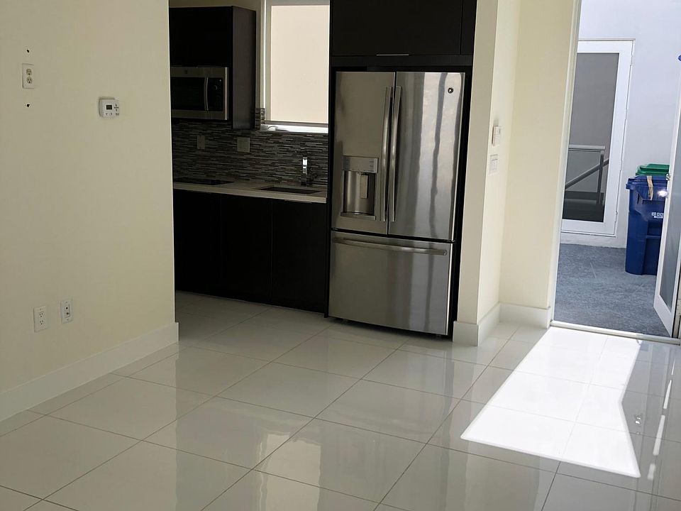 1st image of 10423 NW 64th Ter