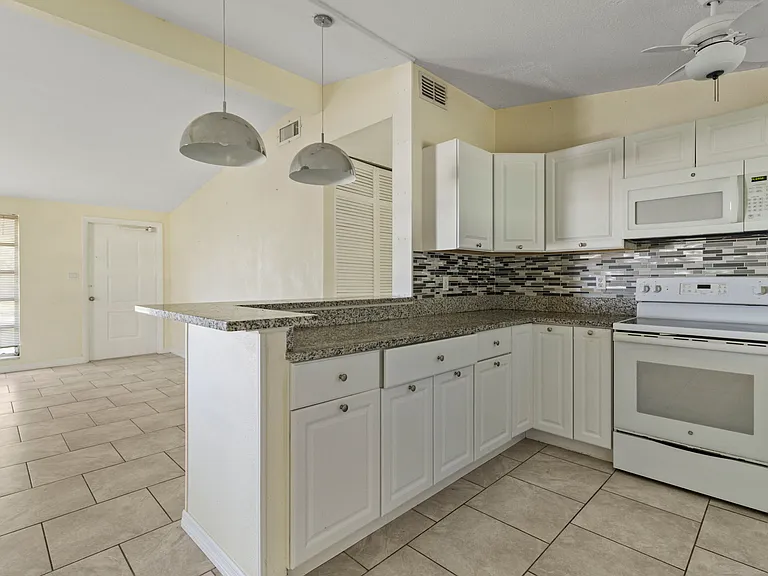 2344 Starlite Ln — Photo 34