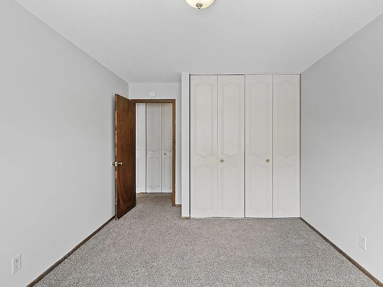 Highland Gables Apartments — Photo 35
