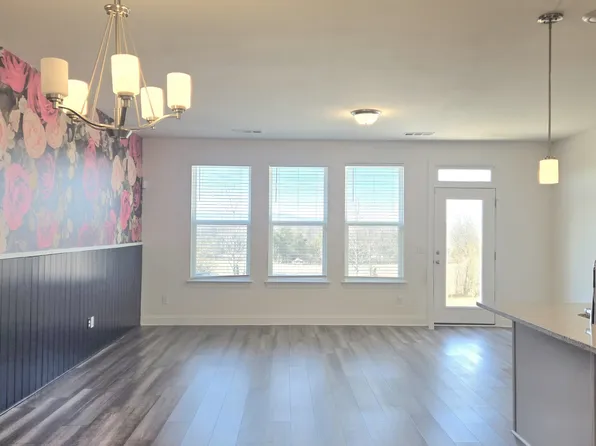 467 Deveron Dr, Gallatin, TN 37066