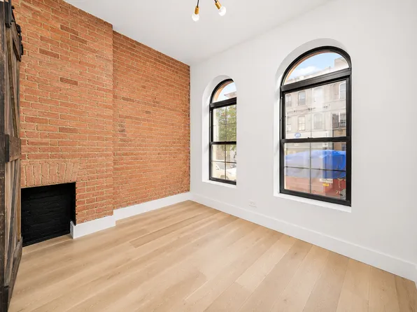 727 Knickerbocker Avenue image 1 of 15