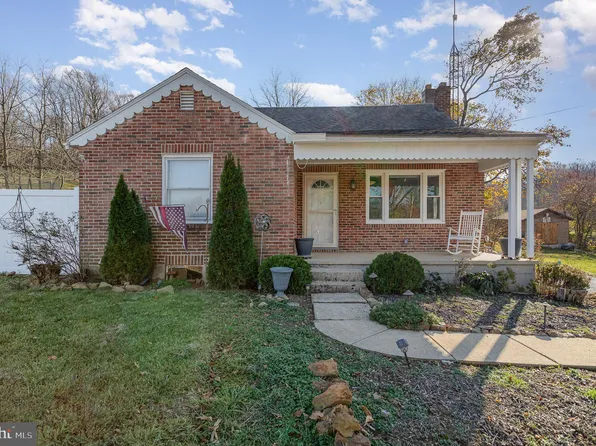 385 Long Rd, Mount Wolf, PA 17347