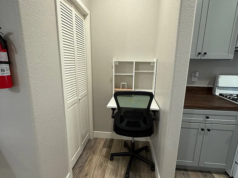 725 S Tehama St #7 — Photo 16