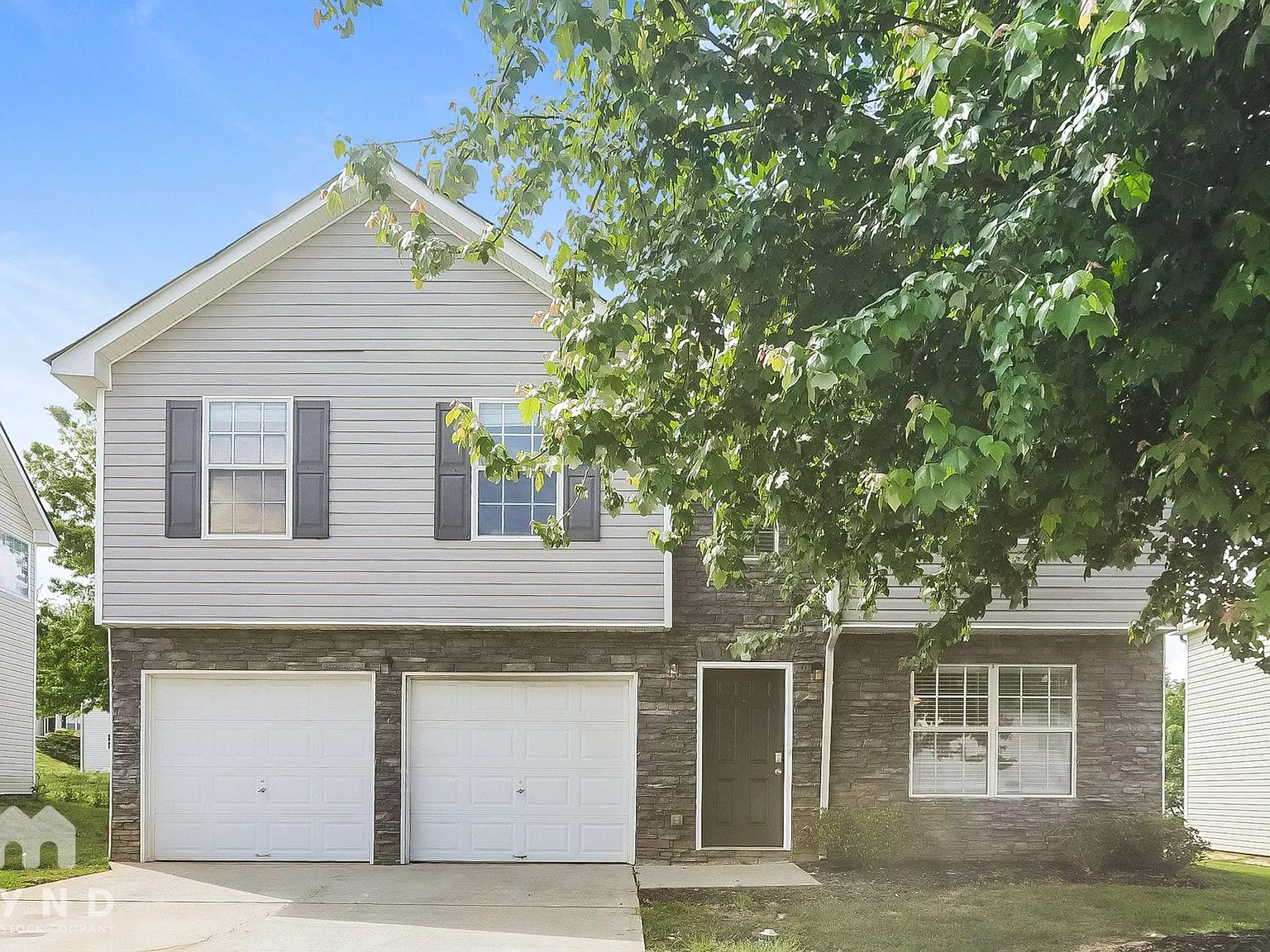4 bed, 2.5 bath, 1860 sqft, $2,015 — Photo 1