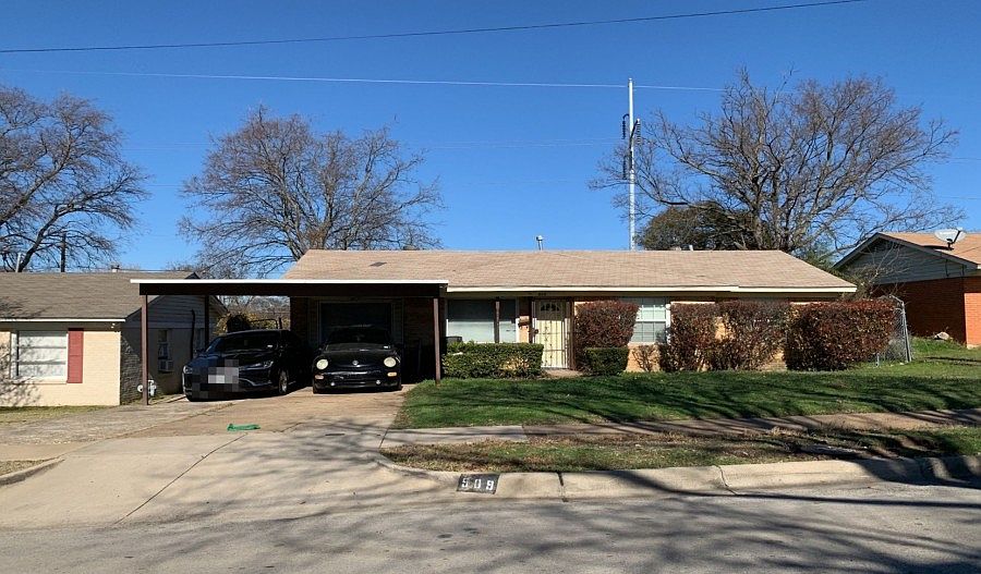 1st image of 909 Bluewood Dr