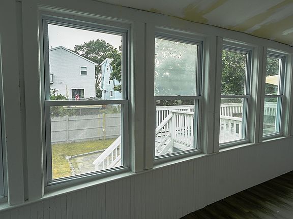 4th image of 33 Bay View Ave