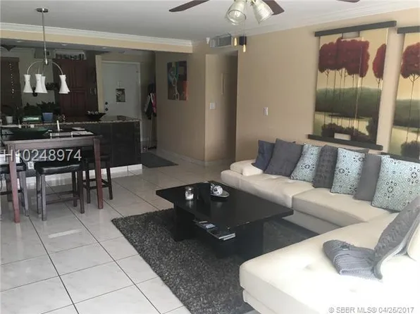 311 SE 3rd St APT 205, Dania Beach, FL 33004