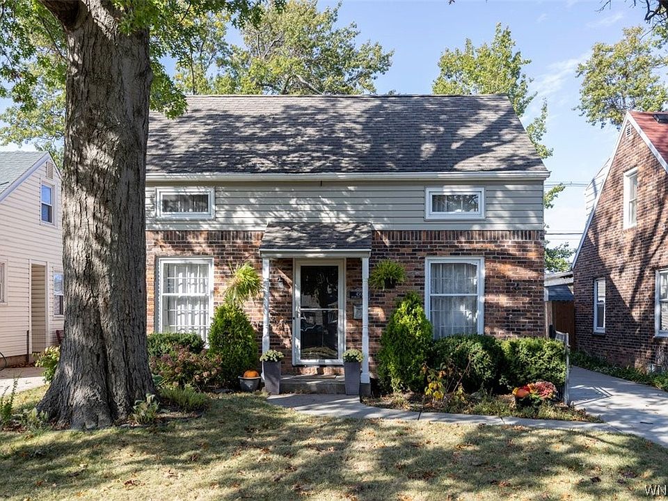 1st image of 450 Woodland Dr