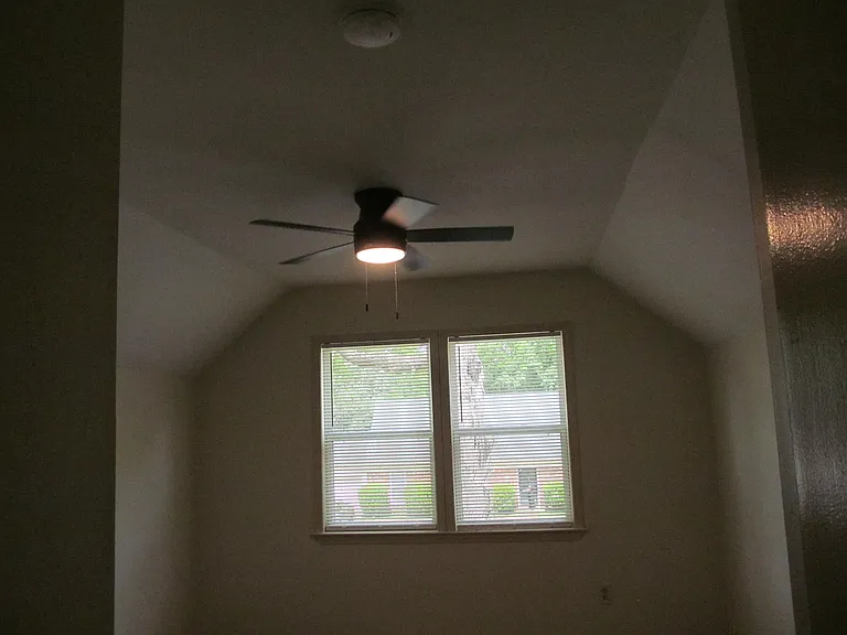 3111 Estes St — Photo 18