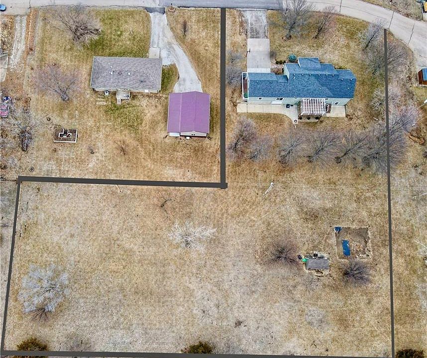 1104 Cherokee St, Oskaloosa, KS 66066 Zillow