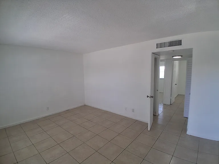 401 SW 13th Pl #715 — Photo 4