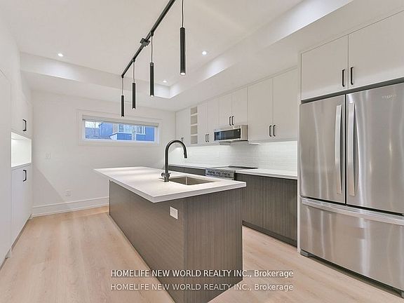 2nd image of 995 Dufferin St