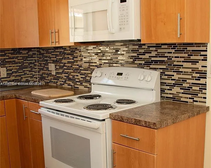 233 Madeira Ave #2 — Photo 7