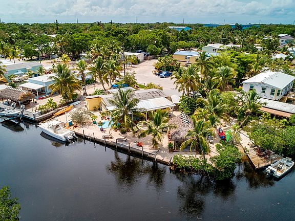 125' of waterfront