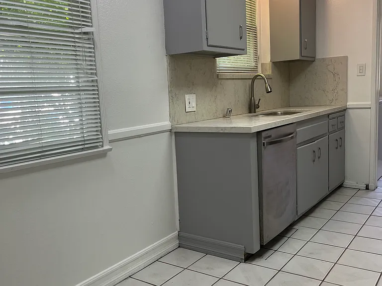 8000 Chase Ave — Photo 8