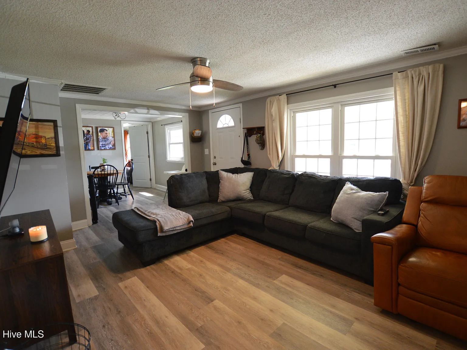 3 bed, 2.0 bath, $1,550 — Photo 3