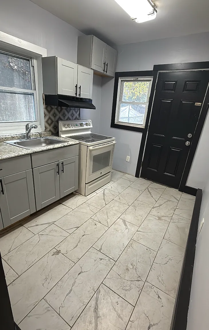 2 bed, 840 sqft, $1,600 — Photo 1