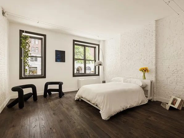 410 W 23rd St APT 1D, New York, NY 10011
