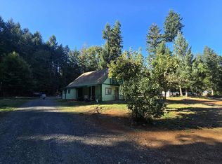 362 Crest Dr, Cave Junction, OR 97523