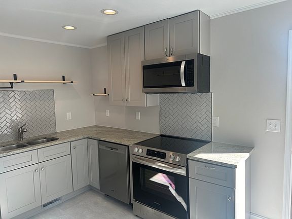 4th image of 2705 Newbold St