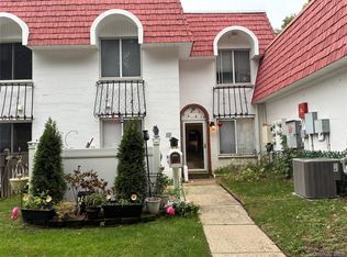 746 Blue Ridge Dr, Medford, NY 11763