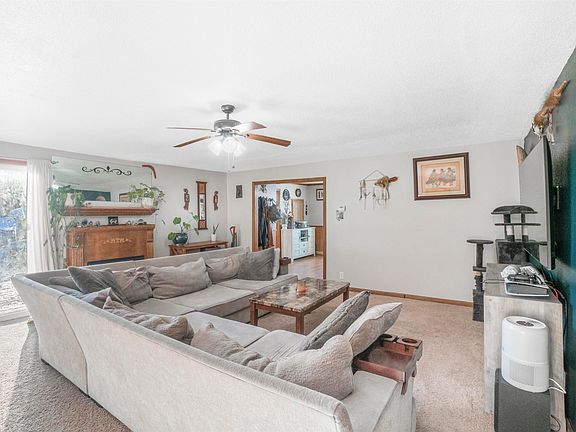 4th image of 616 2nd St
