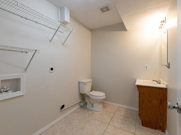 1156 S Grant Ave — Photo 22