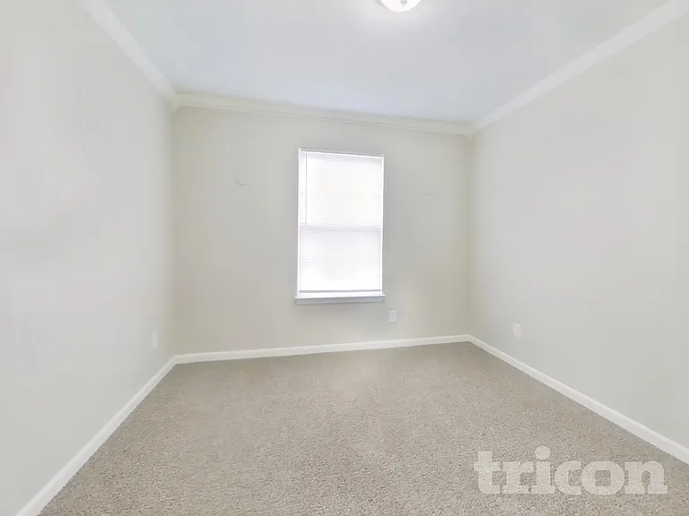 10893 Glenayr Dr — Photo 12