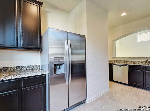 3rd image of 6165 Daisy Way
