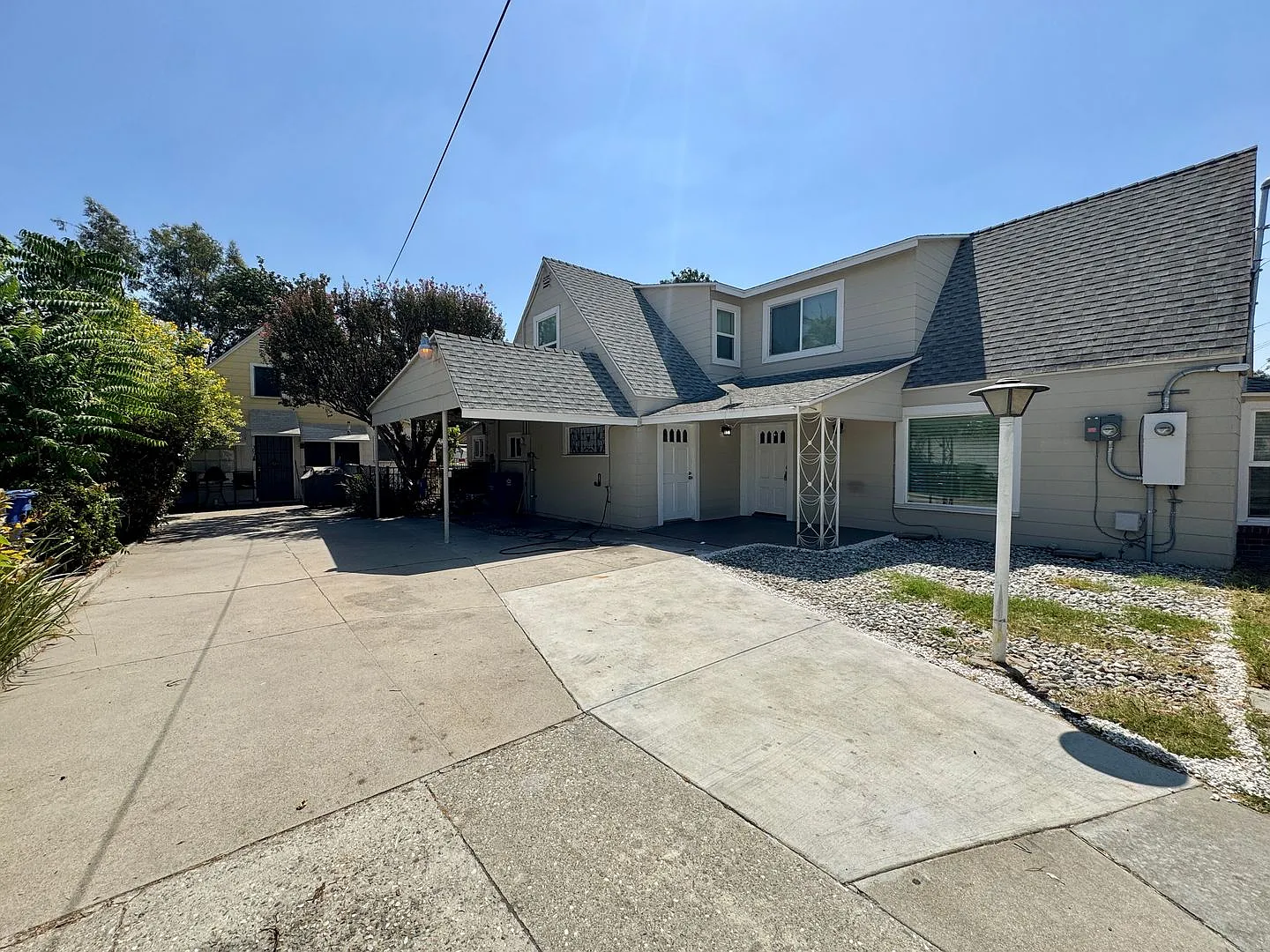 Three Bedroom, Two Bathroom Rosemead Front House — Photo 1