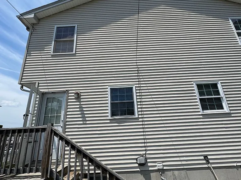 825 Worthington St — Photo 2