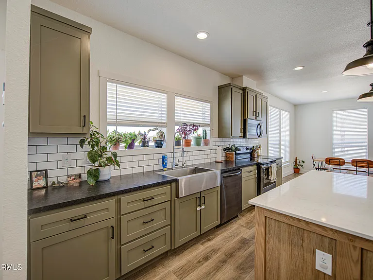 4057 N Solar St — Photo 17