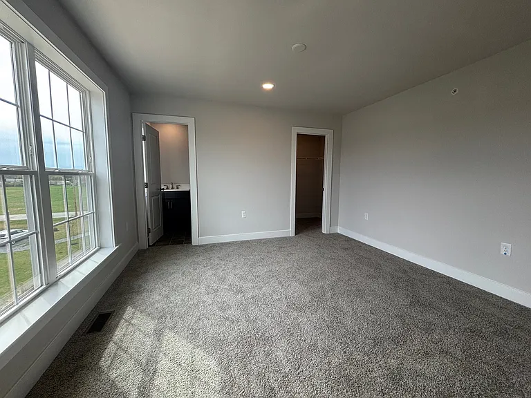 2nd Bedroom with walk-in closet and ensuite bathroom