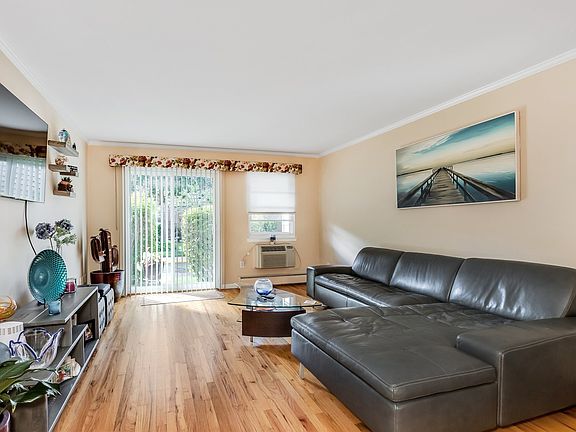 3rd image of 2812 Wilshire Ln #D12