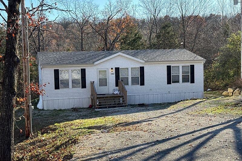 2nd image of 193 Hickory Dr