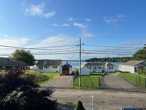 3rd image of 20 Shore Ave