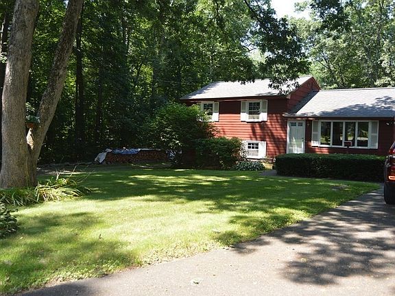 3rd image of 35 Walnut Dr