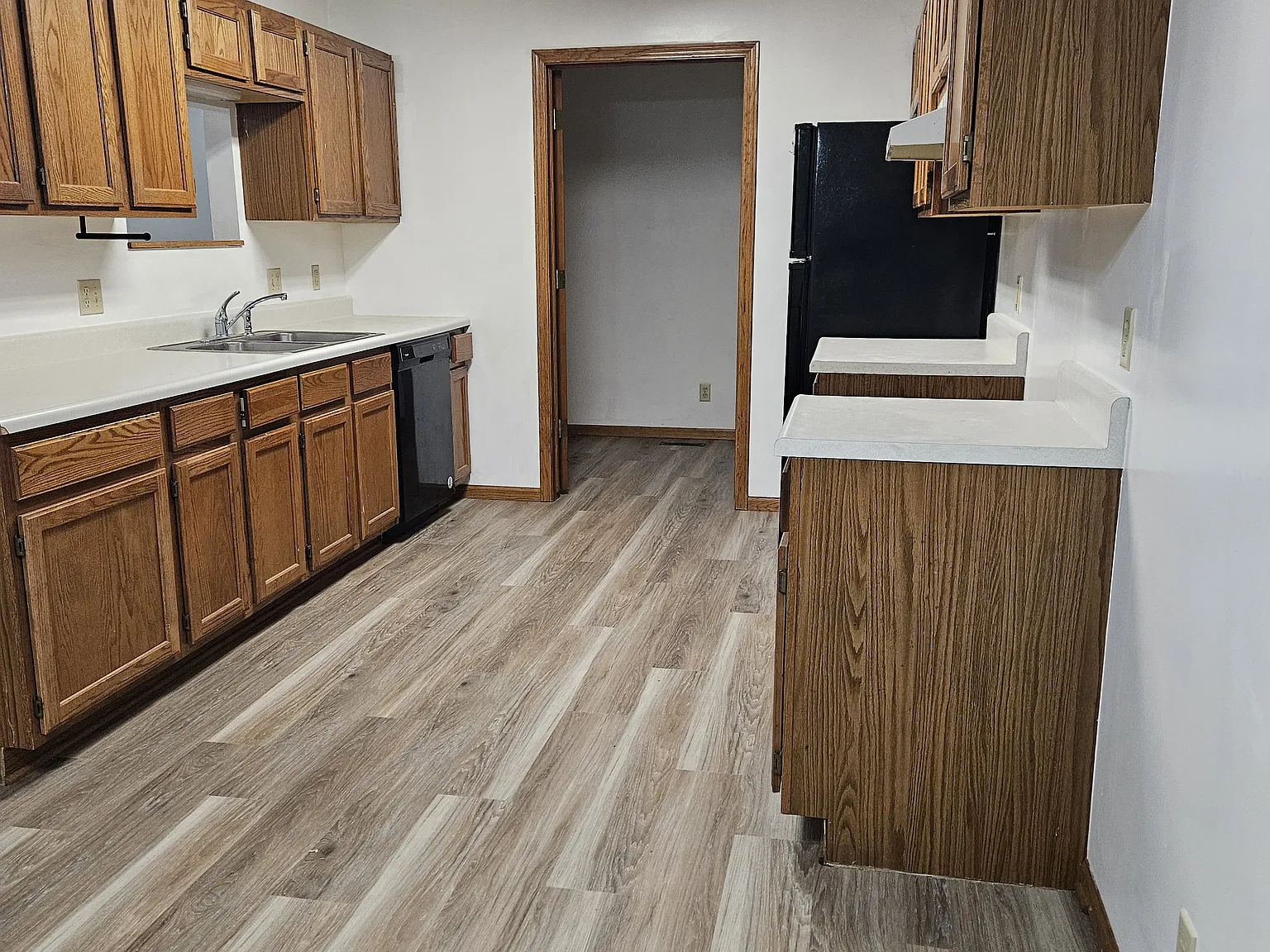 4 bed, 3400 sqft, $1,500 — Photo 4