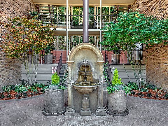 2nd image of 130 105th Ave SE APT 319