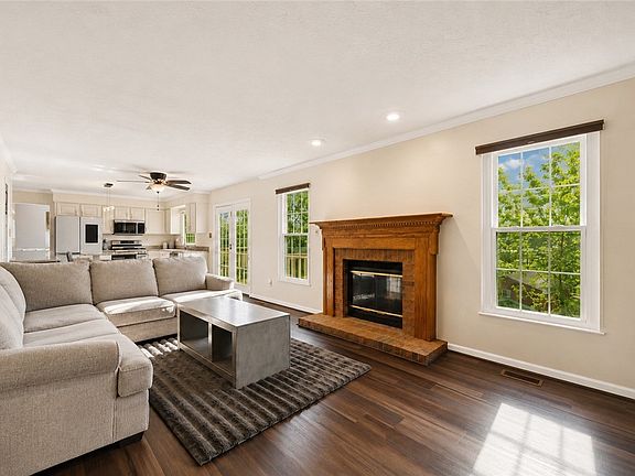 3rd image of 522 Leland Dr