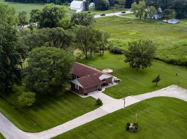 7266 Fred W Moore Hwy, Saint Clair, MI 48079