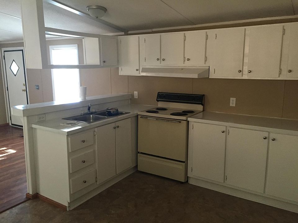1st image of 483 Barnett Dr