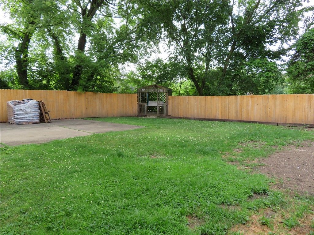 Apartment in West Homestead, Allegheny - More