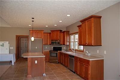 5th image of 126 Deeter Dr
