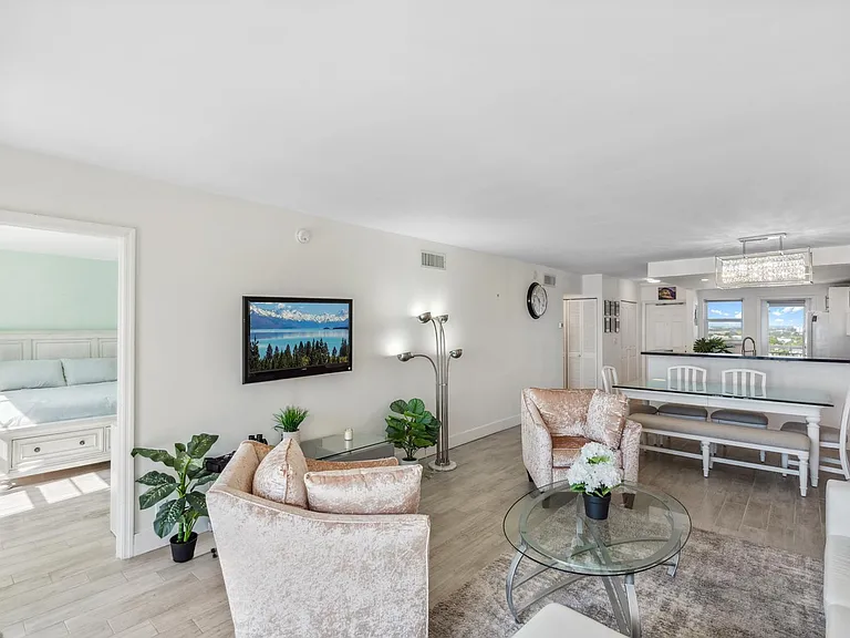 750 N Ocean Blvd #1507 — Photo 15