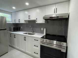 112 Lawrence Ave #BASEMENT, Richmond Hill, ON L4C 1Z3