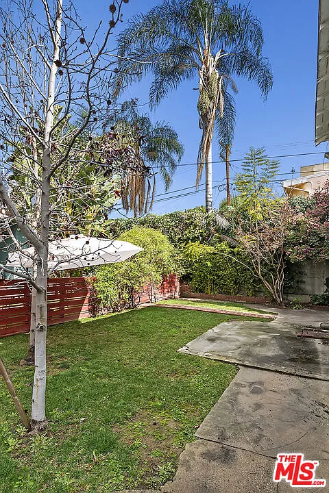 2 bed, 1.0 bath, 700 sqft, $3,330 — Photo 3