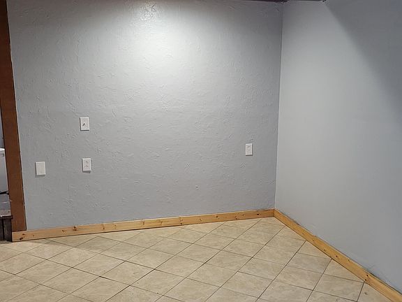 5th image of 406 W Maple St #10966519
