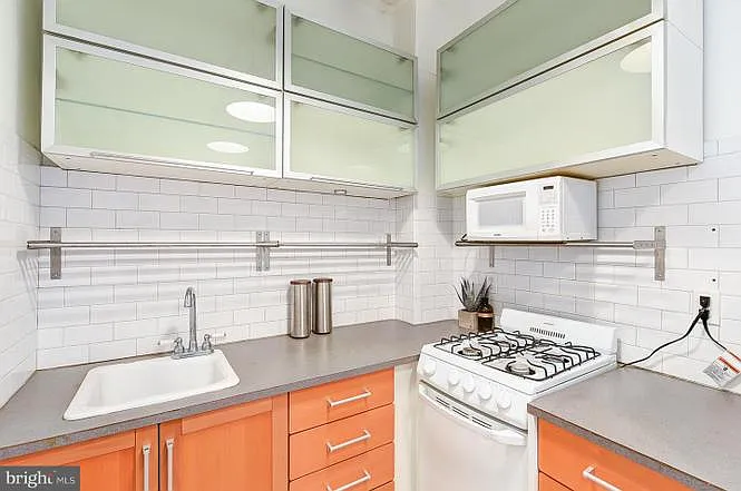 1661 Crescent Pl NW #504 — Photo 10