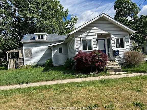 4th image of 179 Colborne St